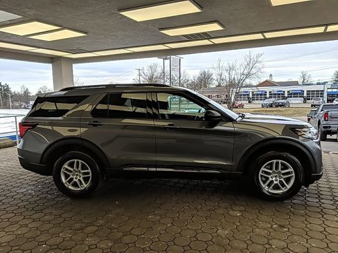 Certified 2025 Ford Explorer Active image 4