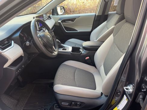 Used 2025 Toyota RAV4 XLE w/ Weather Package image 16
