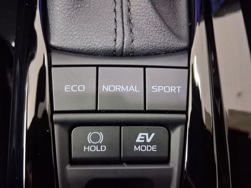 Used 2025 Toyota Camry XSE image 32