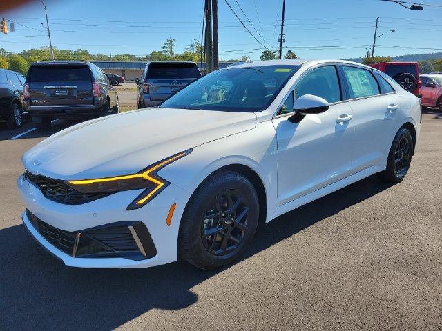 New 2026 Kia K5 LXS FWD image 3