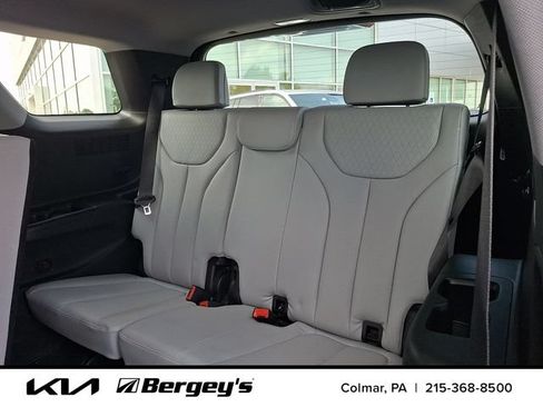 Used 2022 Hyundai Palisade SEL w/ 8P Bench Seat Package AWD/4WD image 12