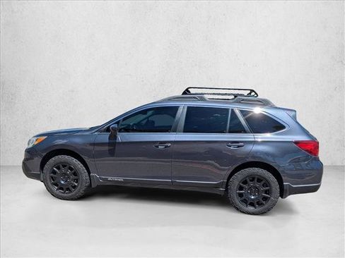 Used 2017 Subaru Outback 2.5i Premium AWD/4WD image 6