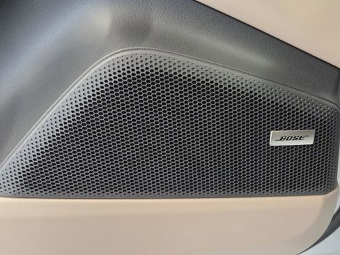 New 2026 Porsche Macan Electric RWD image 16