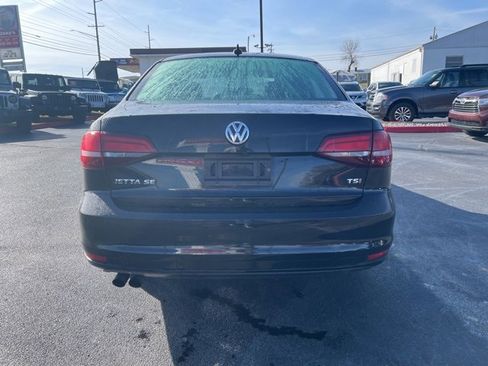 Used 2017 Volkswagen Jetta SE image 7