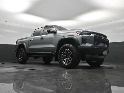 Used 2024 Chevrolet Colorado ZR2 w/ ZR2 Convenience Package III AWD/4WD image 18
