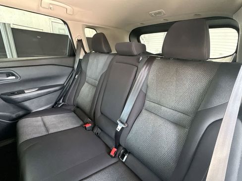 Used 2025 Nissan Rogue SV FWD image 22
