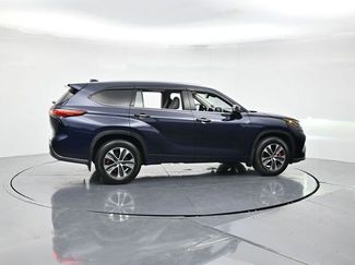 Used 2022 Toyota Highlander XLE video 2