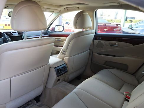Used 2008 Lexus LS 460 RWD image 15