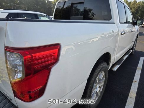 Used 2017 Nissan Titan SV RWD image 8