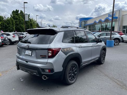 Used 2023 Honda Passport TrailSport image 5