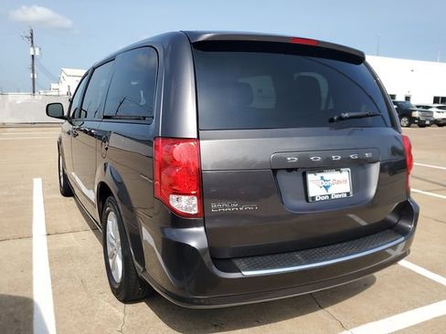 Used 2020 Dodge Grand Caravan SE FWD image 8