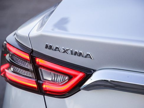 Used 2023 Nissan Maxima SV w/ Floor Mat Group image 9