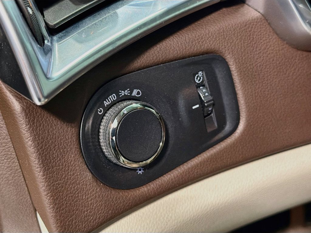 Used 2014 Cadillac SRX Luxury AWD/4WD image 12