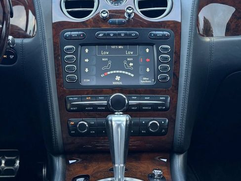 Used 2006 Bentley Flying Spur Flying Spur AWD/4WD image 16