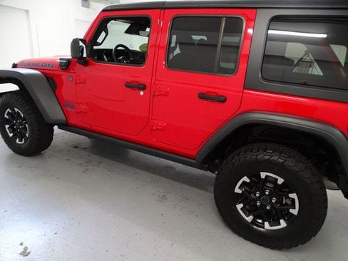 Certified 2025 Jeep Wrangler Unlimited Rubicon 4xe w/ Safety Group AWD/4WD image 17