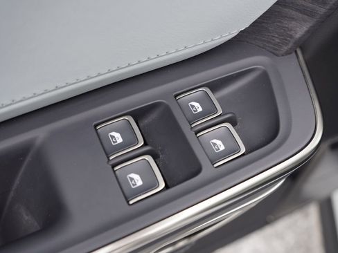 Used 2023 Rivian R1S Adventure image 23