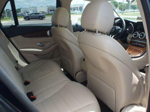 Used 2020 Mercedes-Benz GLC 300 image 21