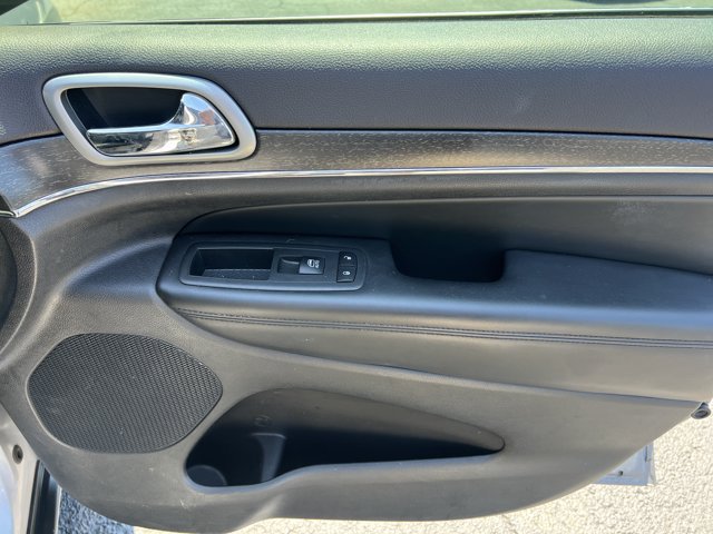 Used 2018 Jeep Grand Cherokee Limited AWD/4WD image 16