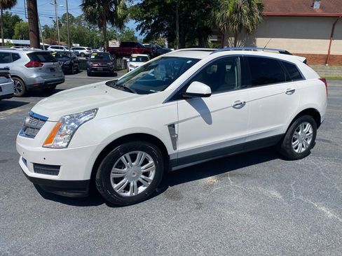 Used 2011 Cadillac SRX Luxury FWD image 1