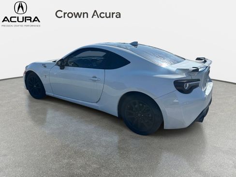 Used 2019 Toyota 86 RWD image 4