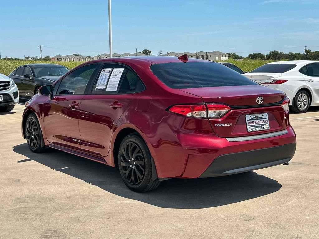 Used 2025 Toyota Corolla LE FWD image 5