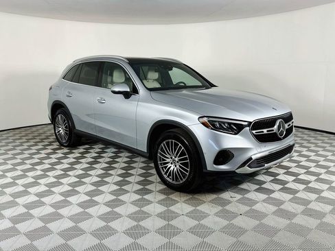 Used 2026 Mercedes-Benz GLC 300 image 1