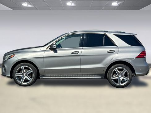 Used 2016 Mercedes-Benz GLE 400 4MATIC image 2
