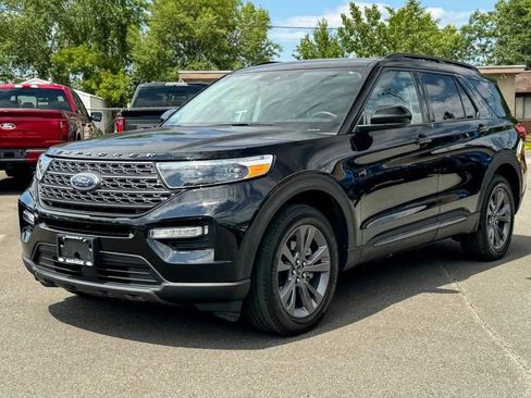 Used 2023 Ford Explorer XLT w/ Equipment Group 202A AWD/4WD image 7