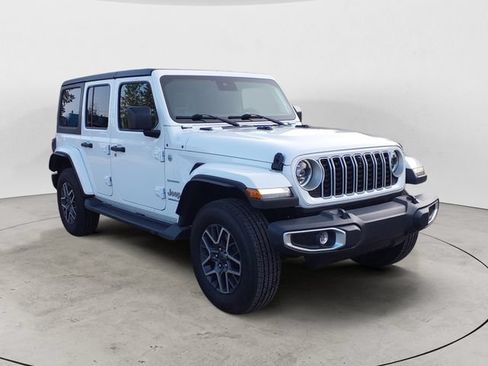 Used 2024 Jeep Wrangler Unlimited Sahara w/ Technology Group AWD/4WD image 3