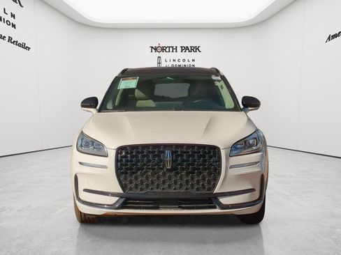 New 2026 Lincoln Corsair Reserve w/ Jet Appearance Package FWD image 8