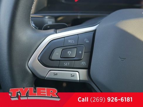 Used 2025 Volkswagen Atlas SE image 28