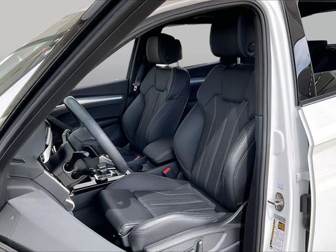 Used 2024 Audi Q5 2.0T Premium w/ Summer of Audi Package AWD/4WD image 8