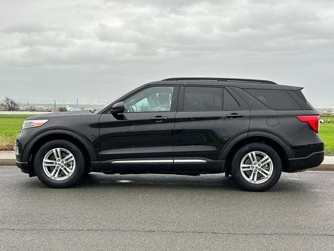 Used 2022 Ford Explorer XLT image 7