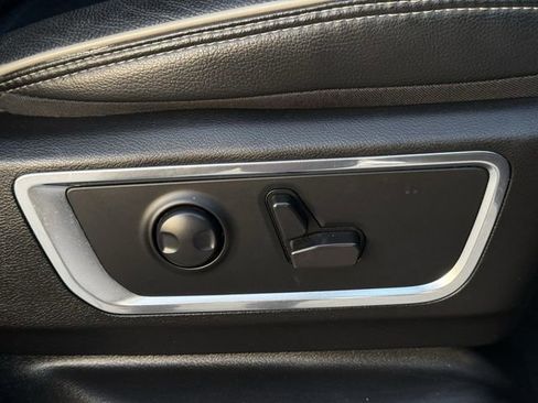 Used 2024 RAM 1500 Laramie image 30