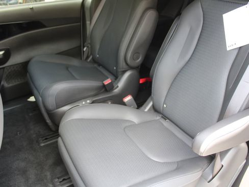 New 2026 Kia Carnival SX Prestige FWD image 7