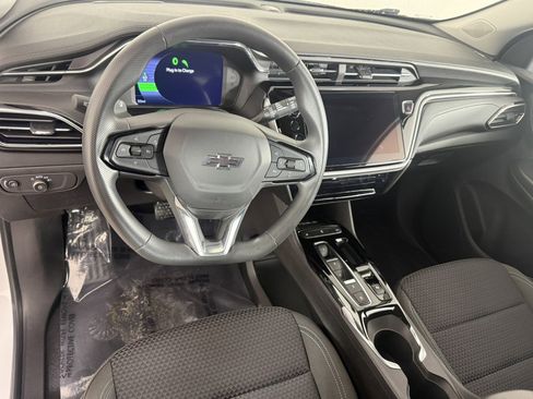 Used 2023 Chevrolet Bolt EUV LT w/ Driver Confidence Package image 17