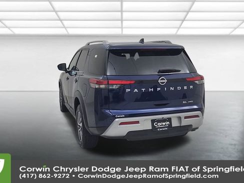 Used 2025 Nissan Pathfinder SL image 12