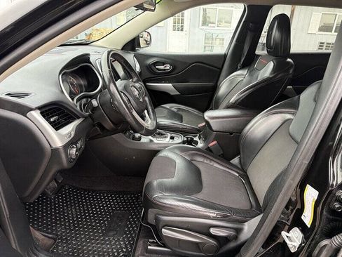 Used 2017 Jeep Cherokee Trailhawk w/ Cold Weather Group image 14