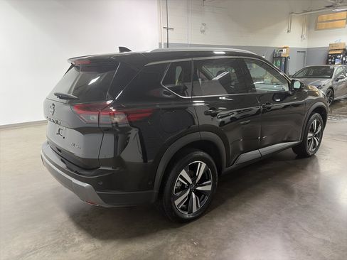 Used 2026 Nissan Rogue SL AWD/4WD image 3