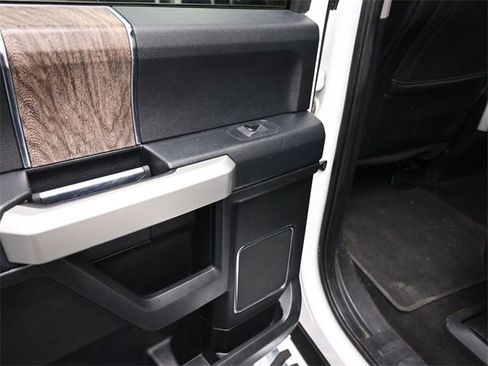 Used 2019 Ford F250 Lariat w/ Lariat Value Package image 18