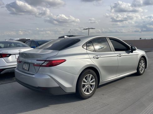 Used 2025 Toyota Camry LE image 2