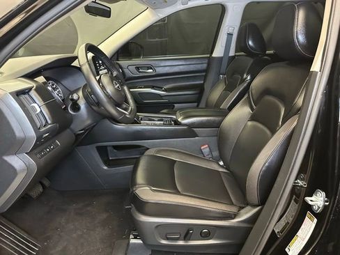 Used 2024 Nissan Pathfinder SL AWD/4WD image 21