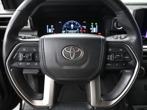 Used 2025 Toyota 4Runner SR5 AWD/4WD image 27