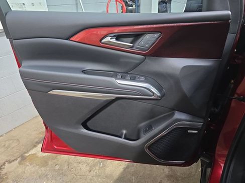 Used 2025 Chevrolet Traverse RS w/ LPO, Floor Liner Package AWD/4WD image 31
