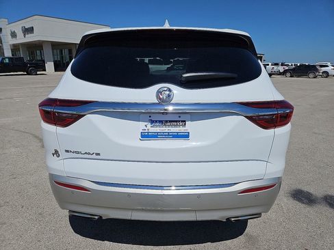 Used 2020 Buick Enclave Essence FWD image 6