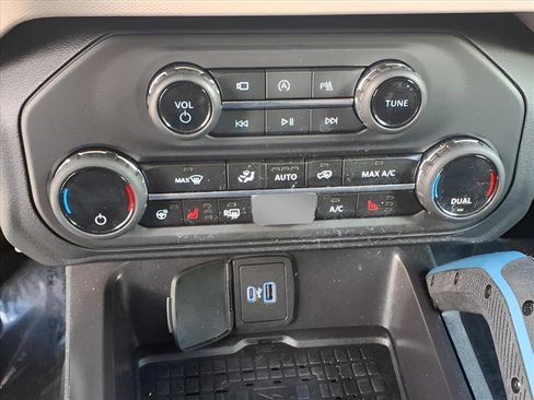 Used 2024 Ford Bronco Wildtrak image 19