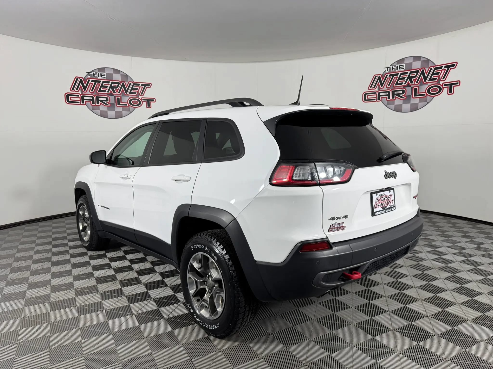 Used 2019 Jeep Cherokee Trailhawk w/ Cold Weather Group AWD/4WD image 5