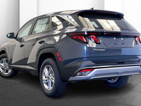Certified 2026 Hyundai Tucson SE image 3