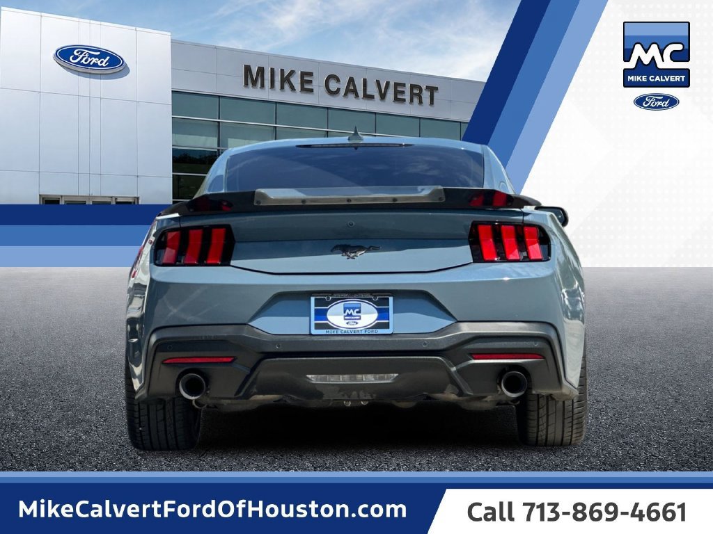 Used 2024 Ford Mustang Coupe RWD image 4