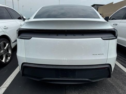 Used 2026 Tesla Model Y Long Range AWD/4WD image 3